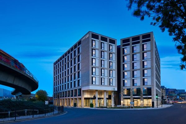 Courtyard by Marriott London City Airport — Property