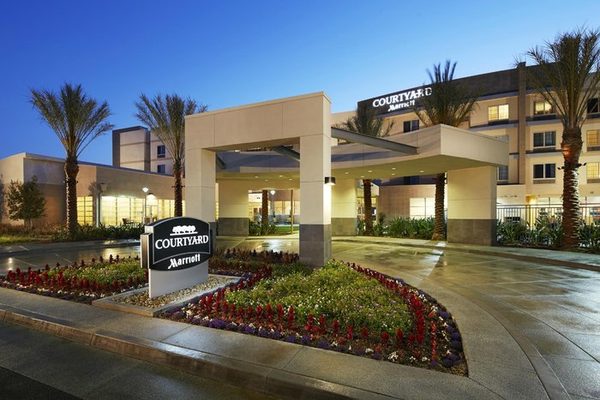Courtyard by Marriott Long Beach Airport — Property
