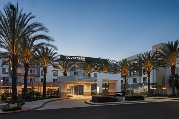 Courtyard by Marriott Long Beach Airport — Property