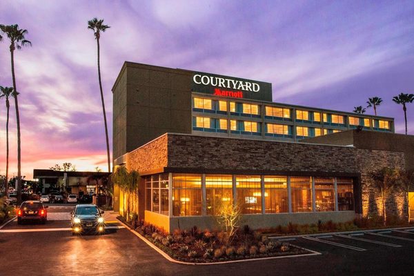 Courtyard by Marriott Los Angeles Woodland Hills Los Angeles California — Property