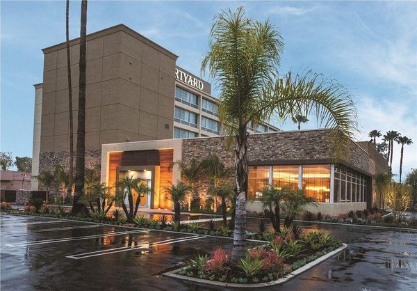 Courtyard by Marriott Los Angeles Woodland Hills Los Angeles California — Property