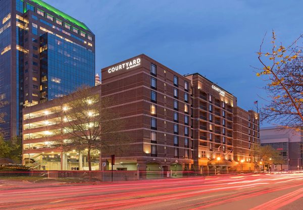 Courtyard by Marriott Louisville Downtown — Property