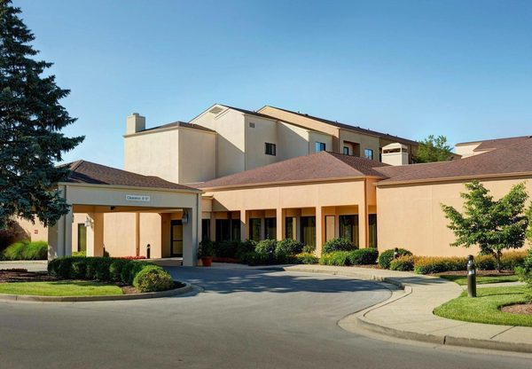 Courtyard by Marriott Louisville East — Property