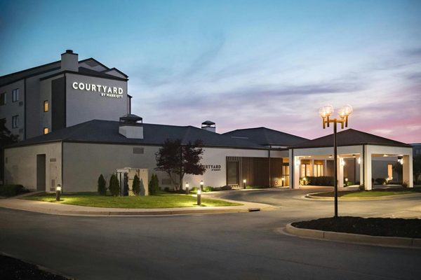 Courtyard by Marriott Louisville Northeast — Property