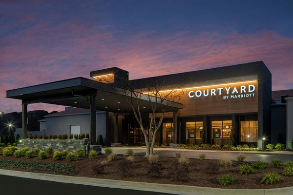 Courtyard by Marriott Memphis Airport — Property