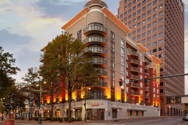 Courtyard by Marriott Memphis Downtown — Property