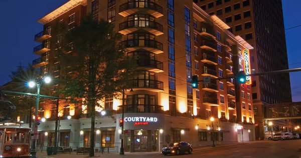 Courtyard by Marriott Memphis Downtown — Property