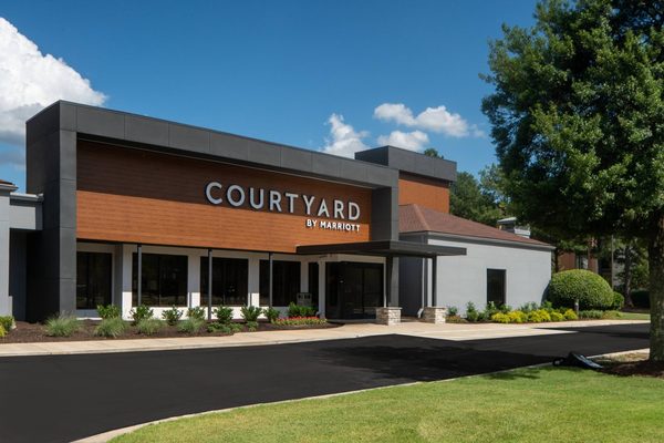 Courtyard by Marriott Memphis East Park Avenue — Property
