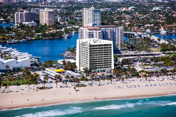 Courtyard By Marriott Oceanside Fort Lauderdale Beach — Property