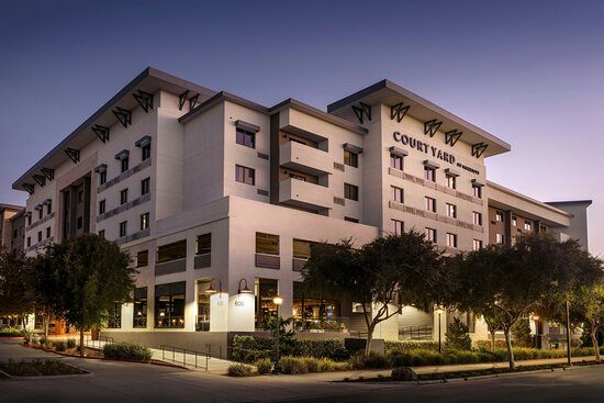 Courtyard by Marriott Redwood City — Property