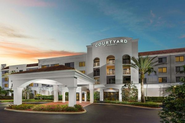 Courtyard by Marriott Stuart — Property