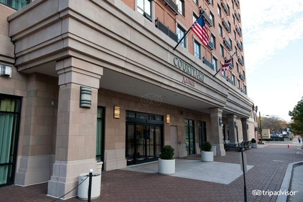 Courtyard by Marriott Washington Capitol Hill Navy Yard — Property