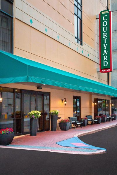 Courtyard by Marriott Wilmington Downtown — Property