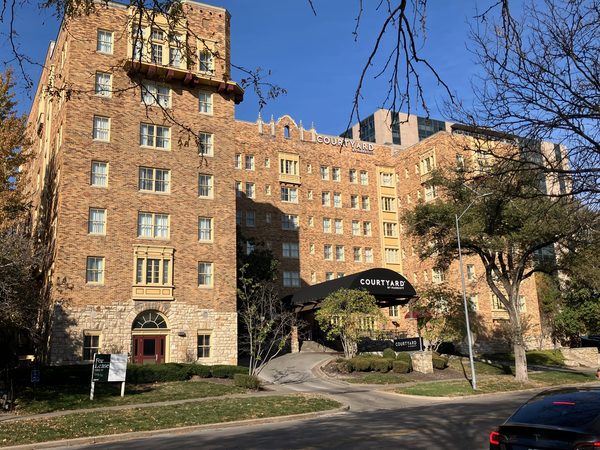 Courtyard Kansas City Country Club Plaza — Property