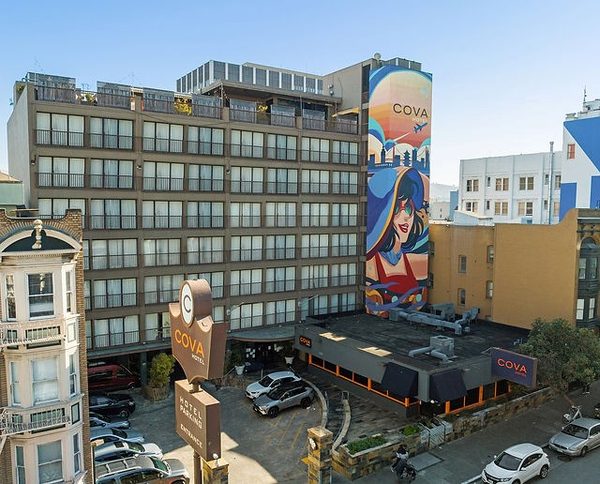 Cova Hotel — Property