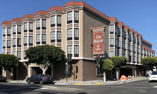 Cow Hollow Inn Suites — Property