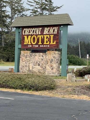 Crescent Beach Motel Crescent City California — Property
