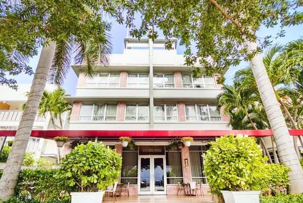Crest Hotel Suites Miami Beach Florida — Property