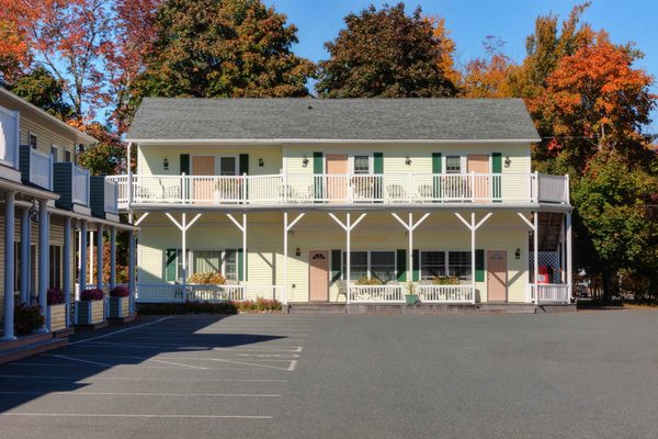 Cromwell Harbor Motel — Property