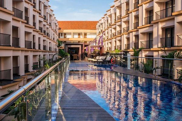 Cross Paasha Bali Seminyak — Property