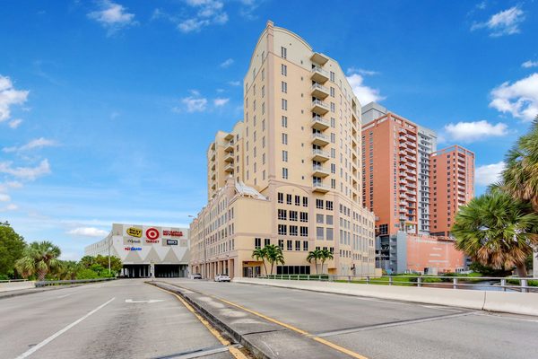 Dadeland Towers By Miami Vacations Miami Florida — Property