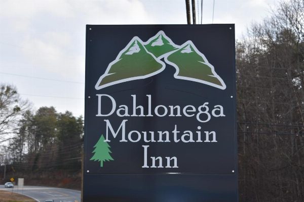 Dahlonega Mountain Inn — Property
