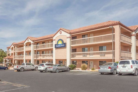 Days Inn by Wyndham Barstow — Property