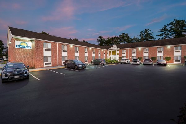 Days Inn by Wyndham Brunswick Bath Area Brunswick Maine — Property