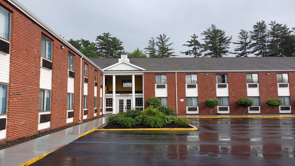 Days Inn by Wyndham Brunswick Bath Area Brunswick Maine — Property