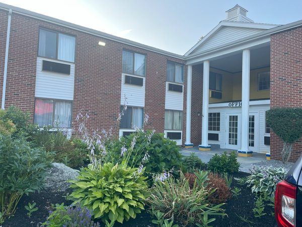 Days Inn by Wyndham Brunswick Bath Area Brunswick Maine — Property