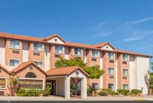 Days Inn By Wyndham Camp Verde Arizona — Property