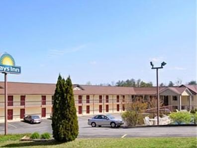 Days Inn by Wyndham Dahlonega — Property