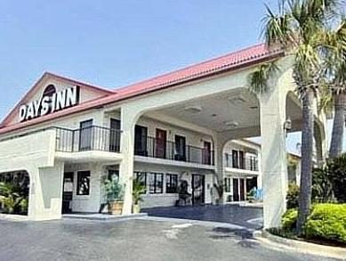 Days Inn by Wyndham Destin — Property