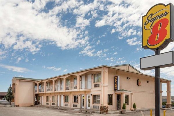 Days Inn by Wyndham Evanston WY — Property