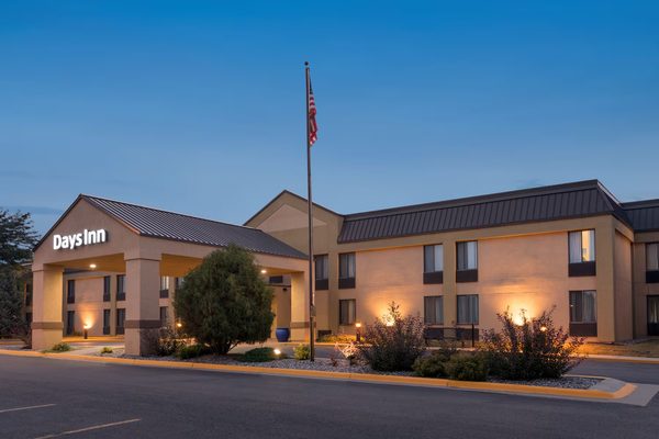 Days Inn by Wyndham Fargo West Acres — Property