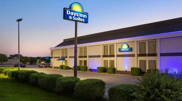 Days Inn by Wyndham Fayetteville — Property