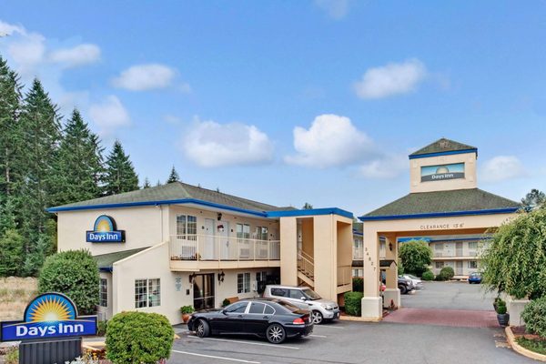Days Inn by Wyndham Federal Way — Property