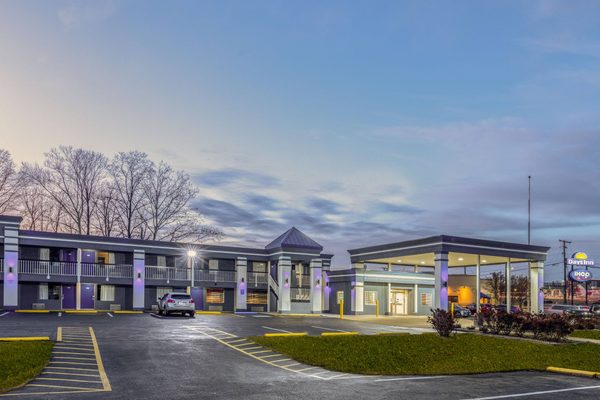 Days Inn by Wyndham Fredericksburg North — Property