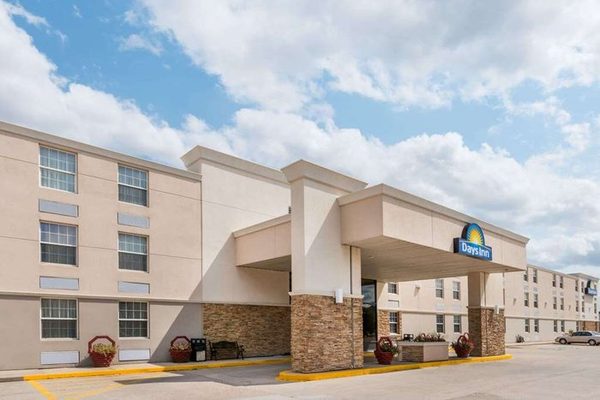 Days Inn by Wyndham Gillette — Property