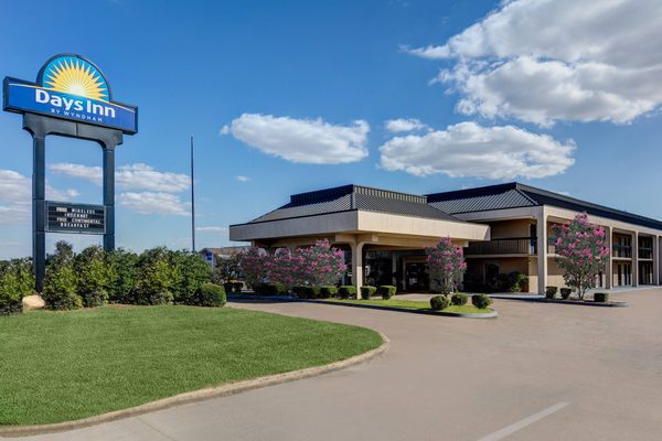 Days Inn by Wyndham Greenville — Property