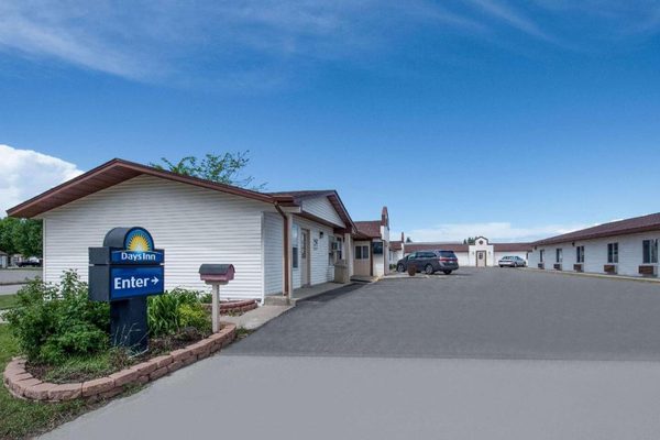 Days Inn by Wyndham Jamestown — Property