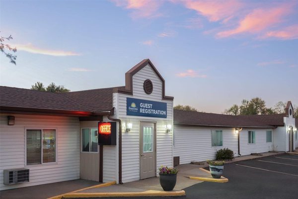 Days Inn by Wyndham Jamestown — Property