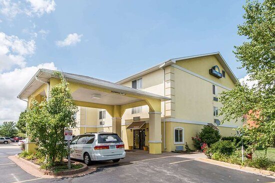 Days Inn by Wyndham Kansas City International Airport — Property