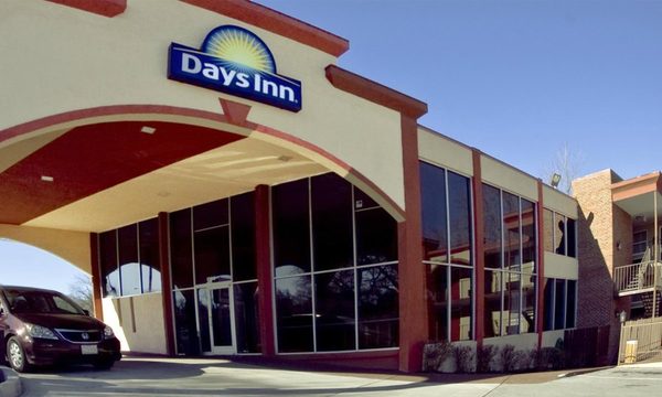 Days Inn by Wyndham Kansas City — Property