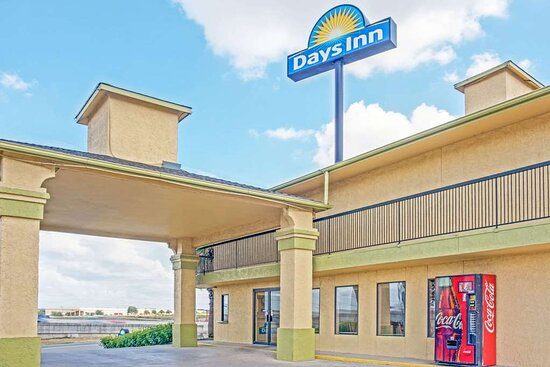Days Inn by Wyndham Morgan s Wonderland IH 35 N — Property