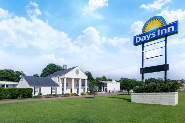 Days Inn by Wyndham Natchitoches — Property