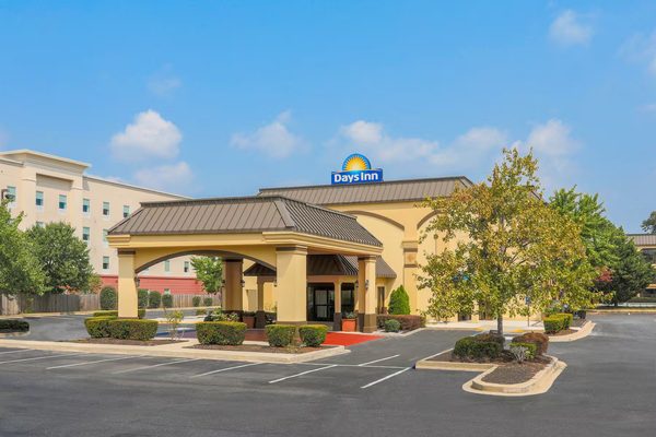 Days Inn by Wyndham Newark Wilmington — Property