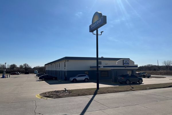 Days Inn by Wyndham Park City Kansas — Property