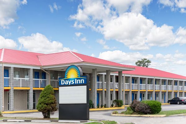 Days Inn by Wyndham Richmond South — Property