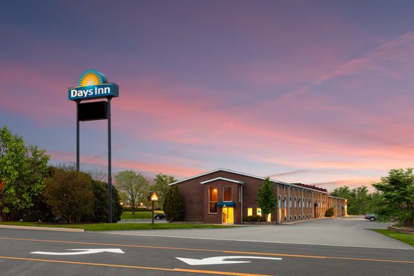 Days Inn by Wyndham Rockford I 90 Casino District — Property